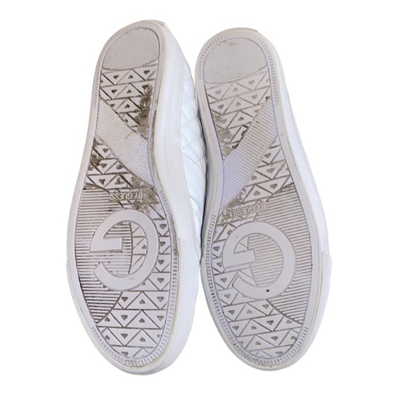 𝅺GUESS Women’s Quilted Faux Vegan Leather Lace Up Sneakers with Gold Trim 9.5 - Picture 6 of 8